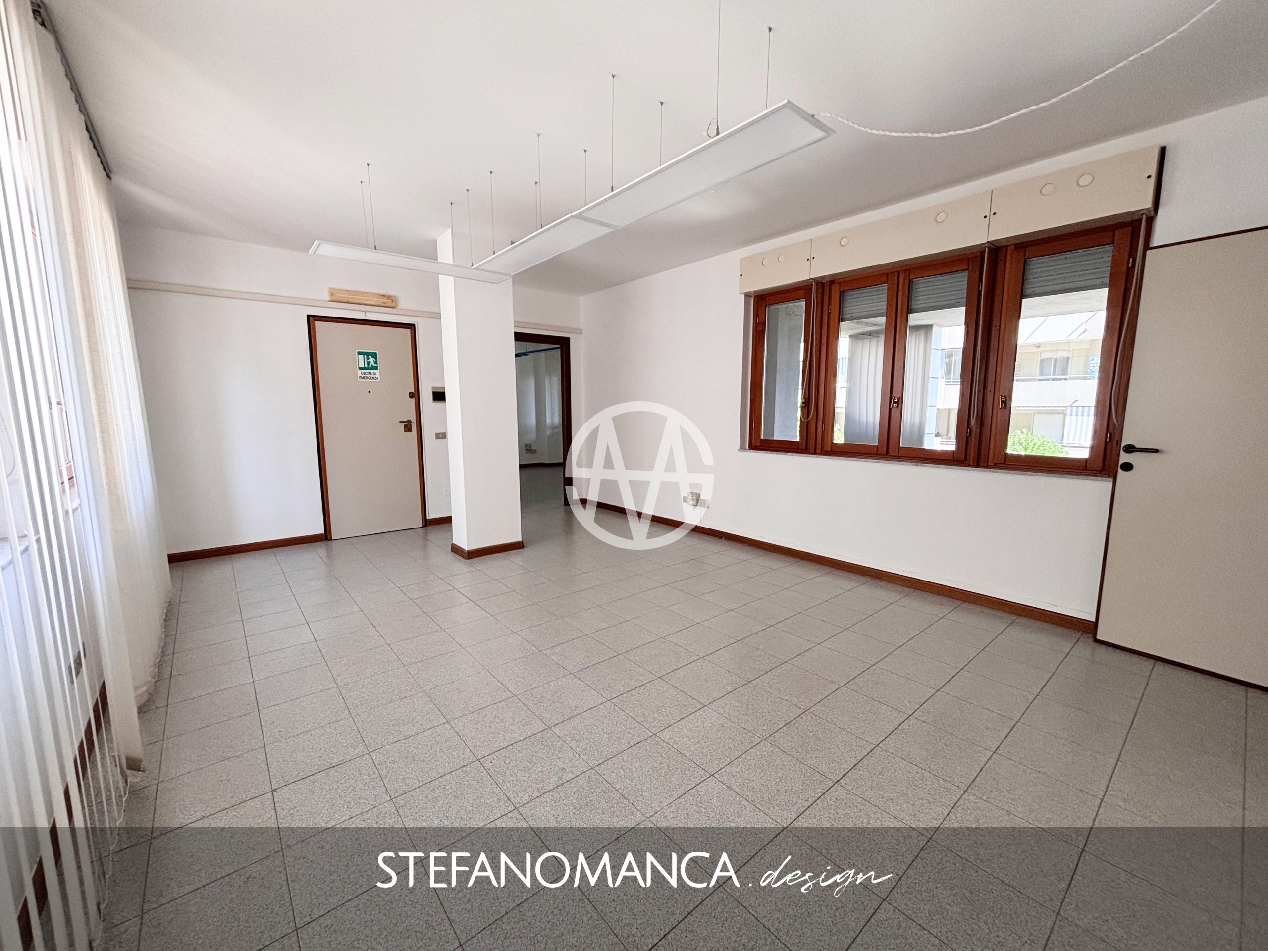 Luminoso studio professionale – 1200 € / mese